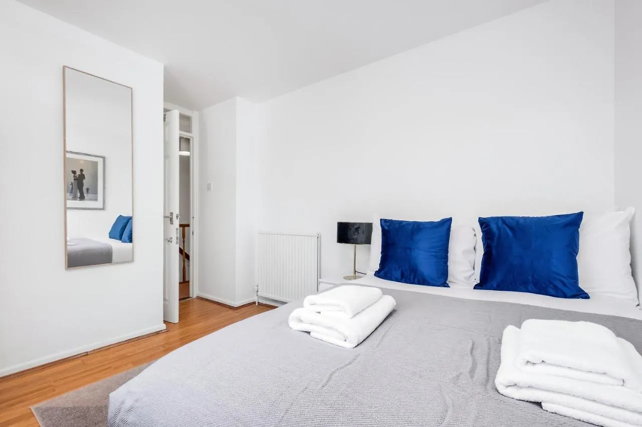 Apartment 4 Bedroom House With Parking & Garden By Cherry Inn Short Let'S & Services Accomodation Cambridge